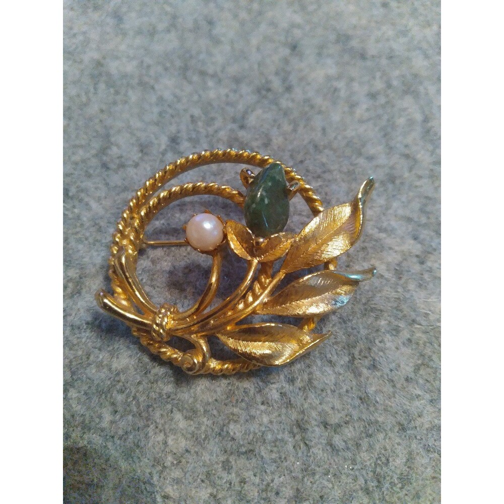 Sarah Coventry Gold Plated Women's Brooch